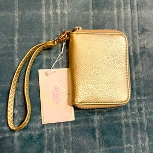 Super cute wristlet wallet. Gold.